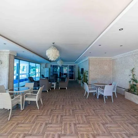 Trio City Blue אלאניה